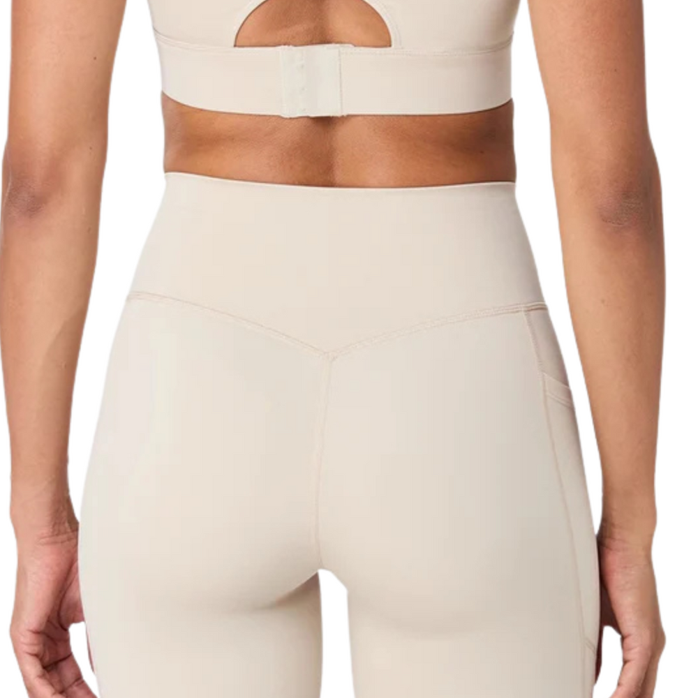 
                      
                        Women's - Essential Act 7" Cycling Shorts
                      
                    