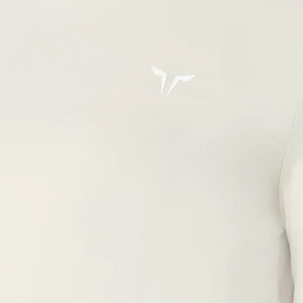
                      
                        Women's - Essential Ultralight Long Sleeves Tee
                      
                    